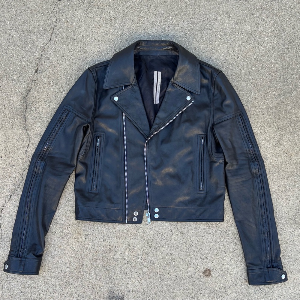 RICK OWENS SS20
DRACUBIKER LEATHER JACKET
SIZE 48